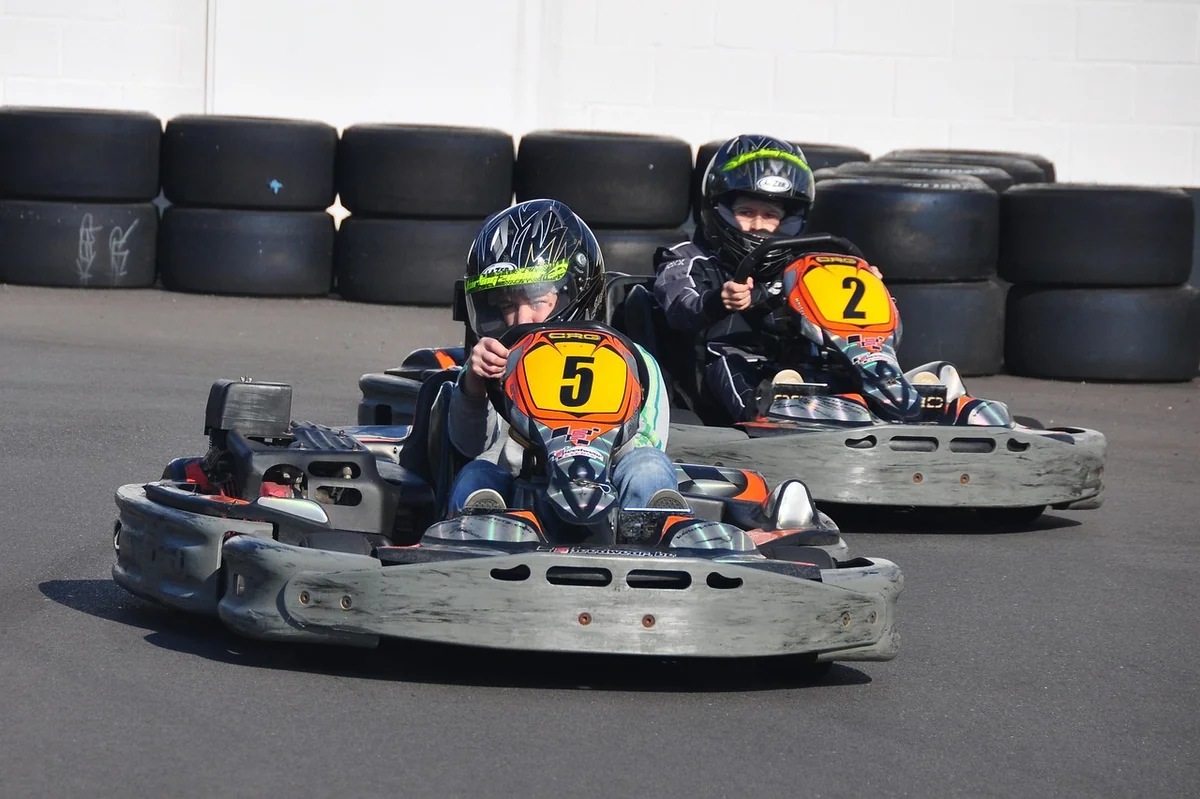 Karting électrique vs thermique en 2026 : le comparatif ultime à découvrir