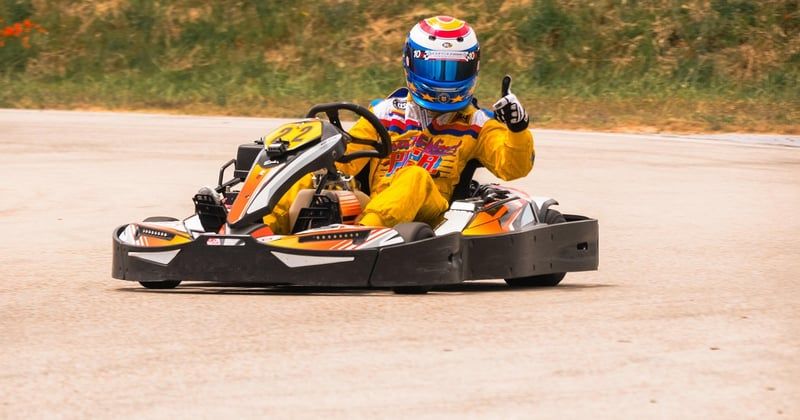 Casque intégral ou jeté pour le karting amateur : comment bien choisir ?