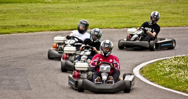 Nettoyer et ranger sa combinaison de karting après une session : le guide pratique